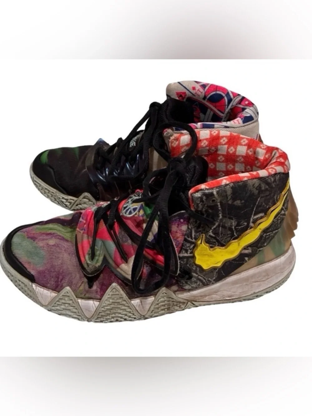 NIKE Kybrid 6Y PS Pineapple SpongeBob KYRIE IRVING Sneakers Youth Size 6